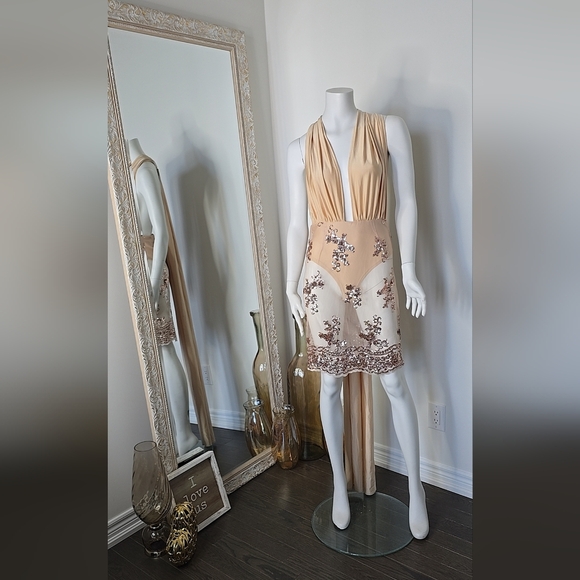 Elegant Beige Floral Midi Dress - Picture 3 of 13